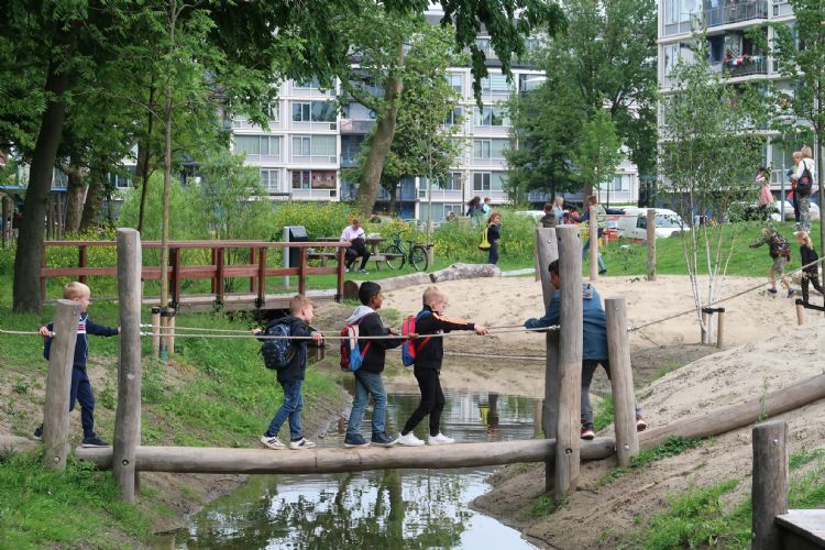 Spelen en bewegen aan de Willem Marislaan. Foto: OBB