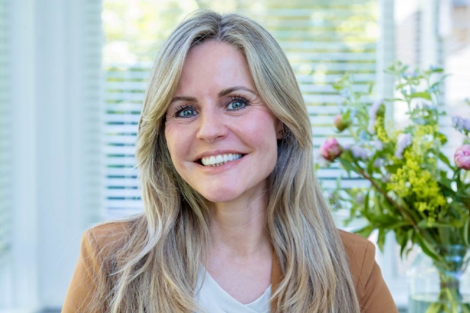Nadine Loef